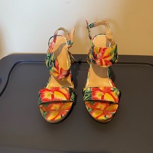 Jessica Simpson Floral wedges
